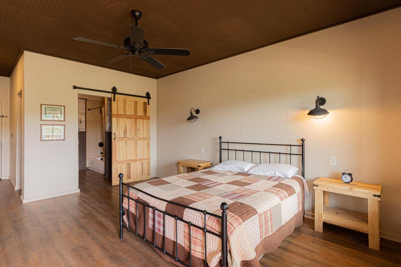 Miners Cabin #4 - King Bed - Private Balcony With Views Tombstone Ngoại thất bức ảnh